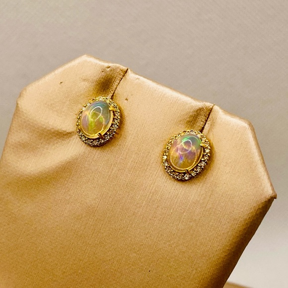 EUC 18k Yellow Gold Oval Opal Stud Earrings w/ Diamond Halo - Picture 4 of 15
